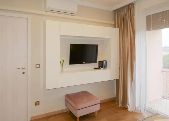 Yuna Rent - Aniene Living